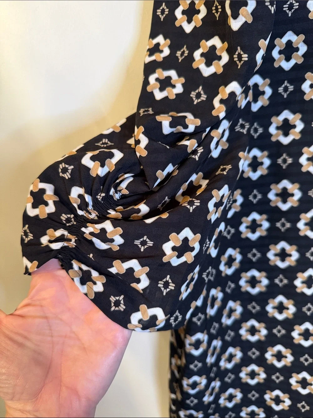 LOFT Black Floral-Print Puff-Sleeve Blouse